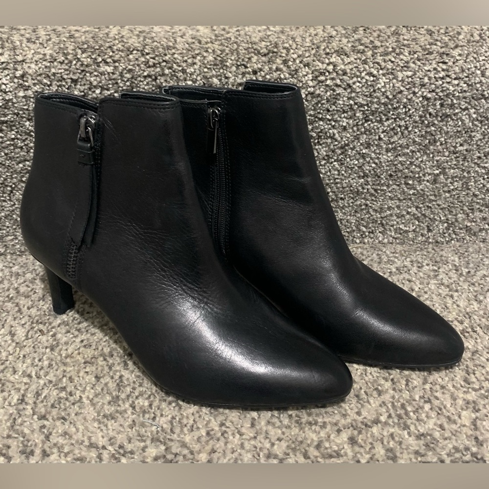 Clarks Side Zip Ankle Booties Pointed Toe Block Heel